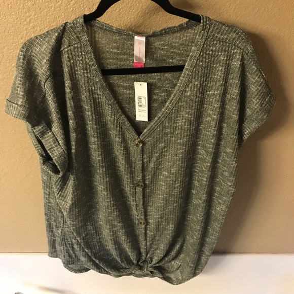 No Boundaries Tops - Olive Knotted Button Down Blouse NWT